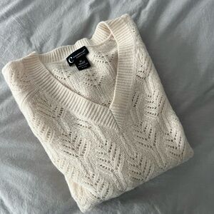 Bloomingdale's Cream pointelle V-Neck cashmere Sweater